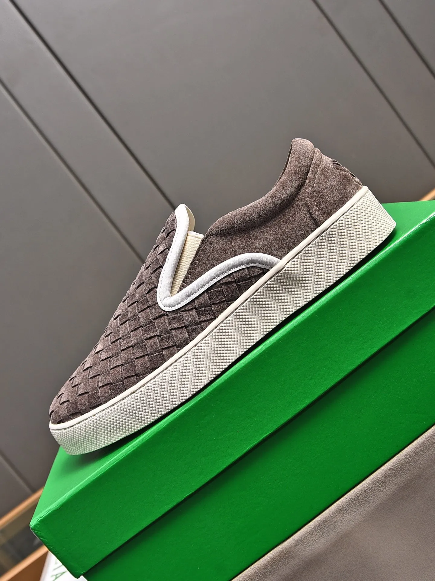 Men's shoes 💰460 [Sleeves series] BOTTEG* VENET* - high-end boutique Size: 38-44 (45 customized) BV new product, first-layer cowhide artificially woven classic style harmoniously blends with contemporary fashion temperament, rubber soles are light and flexible, water-dyed sheepskin pads! [Taobao, Tmall, and live streaming are the first choices]